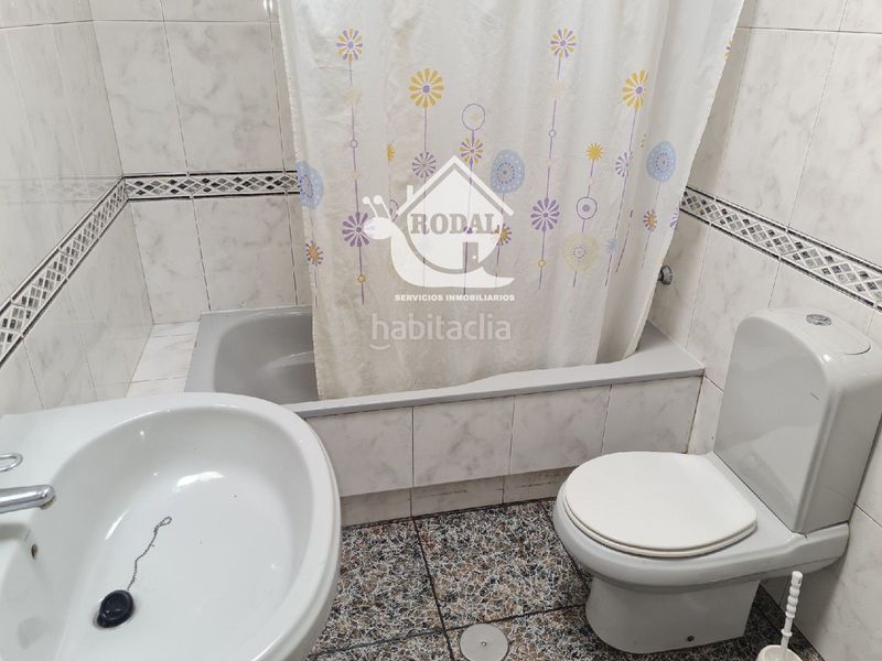 Foto 0b8fbc09-d58e-4e5a-935f-5c6eb56c4157. Alquiler dúplex en ruiseñor 17 se alquila duplex en el barrio San Luis en Almería