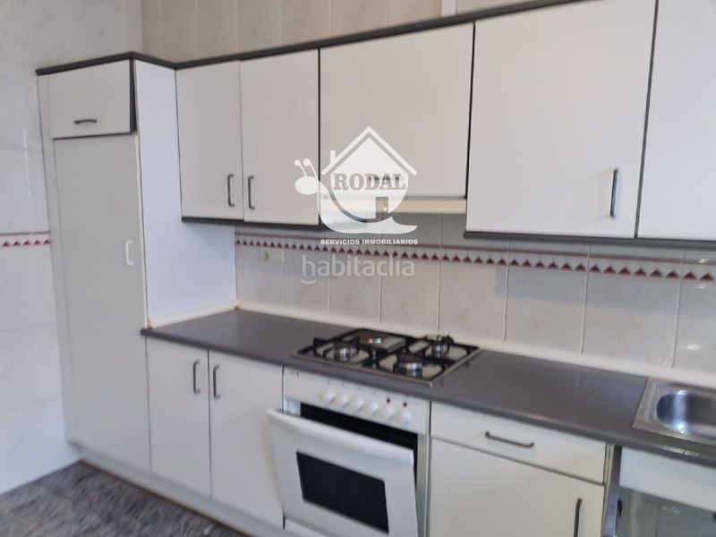Foto 987fa2a7-7d3b-4912-bc0d-02523f326d1e. Alquiler dúplex en ruiseñor 17 se alquila duplex en el barrio San Luis en Almería