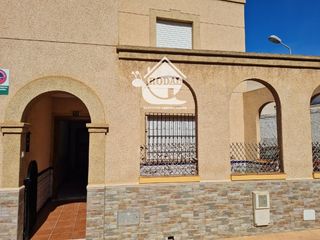 Location Duplex à Ruiseñor 17. Se alquila duplex en el barrio san luis