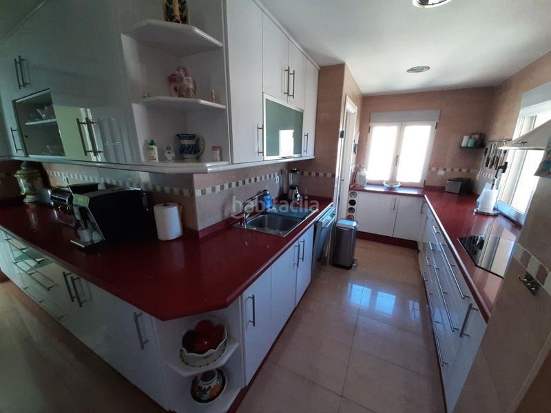 Foto 70311d00-82a3-47a3-bc23-80a120fb449e. Pis amb piscina a Playa Levante Benidorm