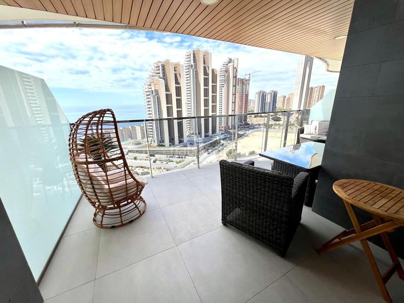 Foto 5673f0f8-40b4-40b9-997b-1b47032b00b6. Apartament amb piscina a Playa Poniente Benidorm