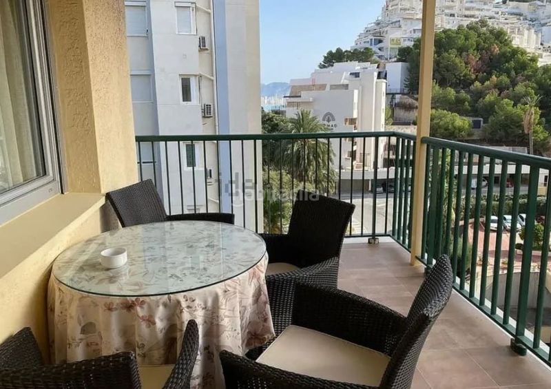 Foto a3f479bc-a998-4d9c-980a-cfe8bf45db98. Pis amb piscina a Playa Poniente Benidorm