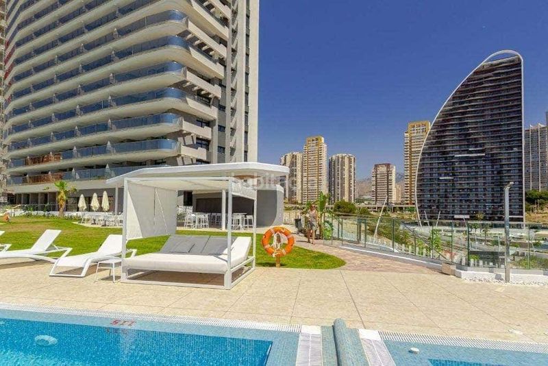 Foto 00b34909-79be-433b-bd46-dee05bb4f8bc. Apartament amb piscina a Playa Poniente Benidorm