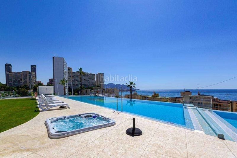 Foto 5a81742d-c271-48e1-8bf1-653d122f4fc1. Apartament amb piscina a Playa Poniente Benidorm