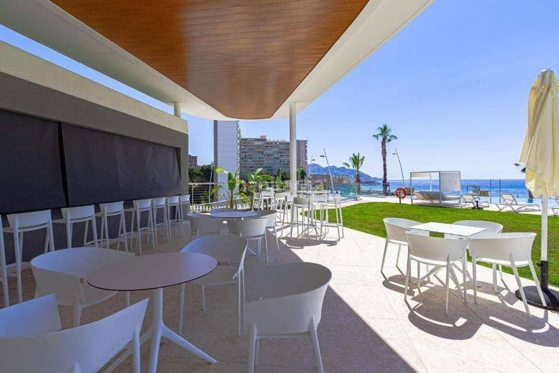 Foto b95e1422-7831-4268-bb46-a459e5b5791b. Apartament amb piscina a Playa Poniente Benidorm
