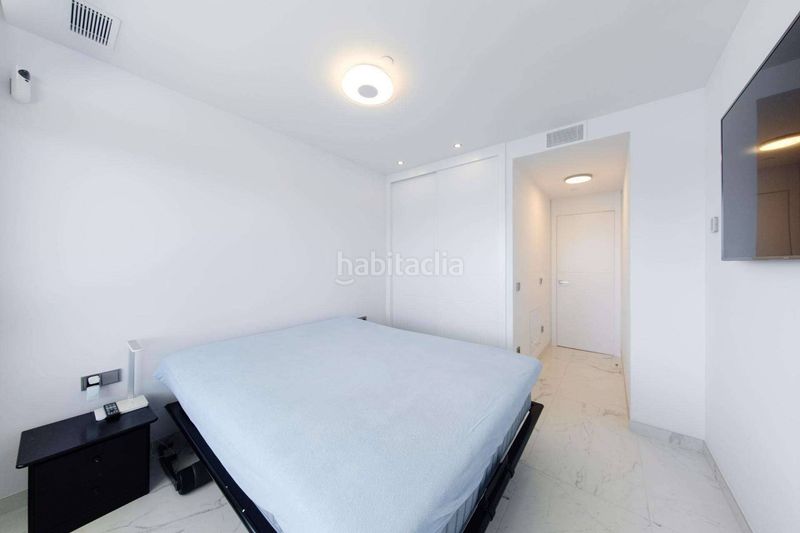 Foto fa69efdd-262b-49ef-835a-b507a4bd8acc. Apartament amb piscina a Playa Poniente Benidorm