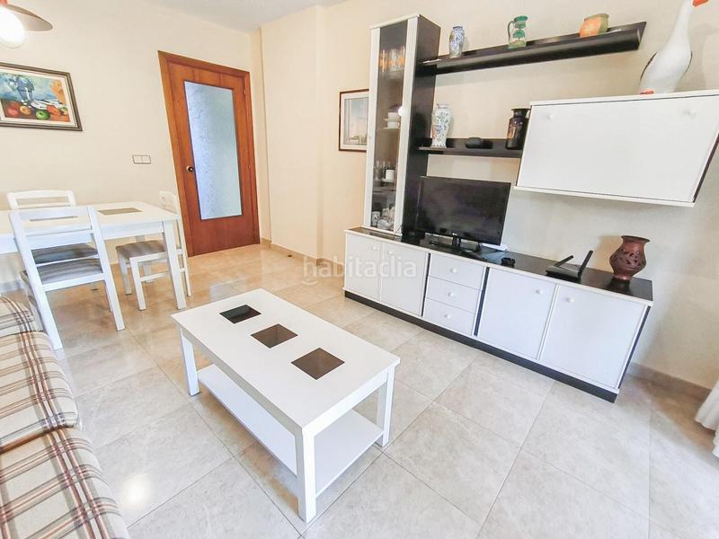Foto e9b9b39e-5a38-4b1e-91b1-12beefb151a3. Apartament amb piscina a Playa Poniente Benidorm