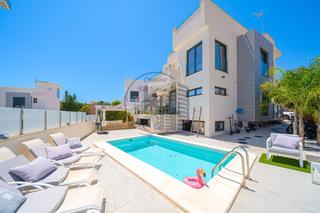 House in Montebello - Nou Espai