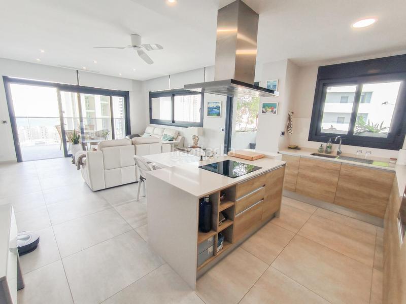 Foto 154cdab9-b4a6-4974-918a-3cb3da569223. Appartement avec piscine dans Playa Poniente Benidorm