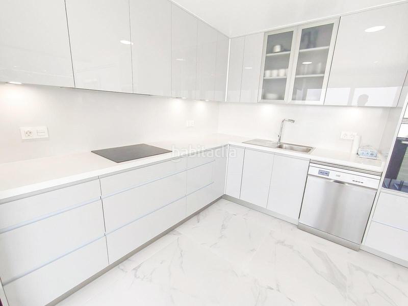 Foto bb746932-5951-47d2-ab15-ebddde8b73a8. Dúplex en Playa Poniente Benidorm