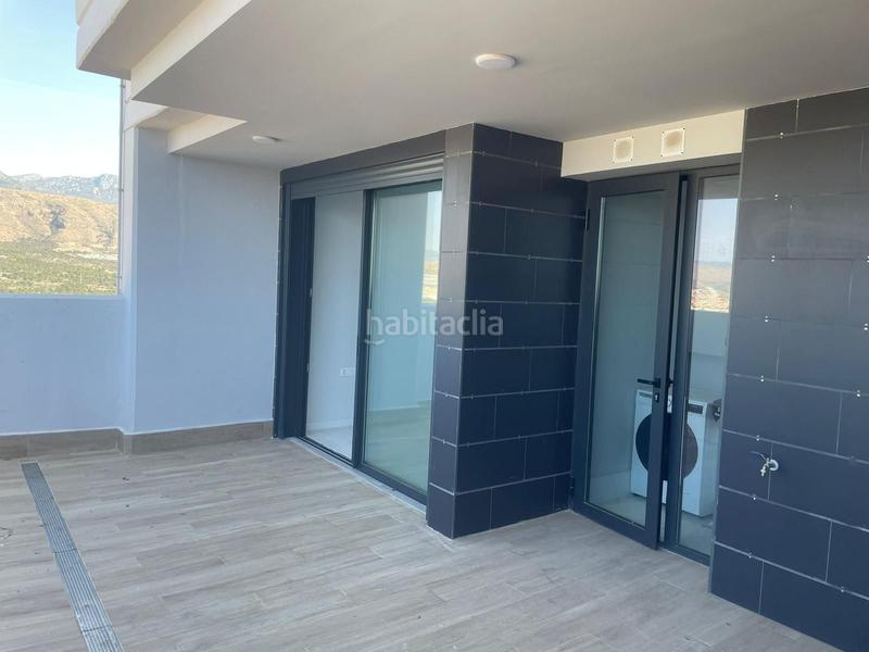 Foto f9e41faf-705a-4fe1-b1ad-203e5238c551. Apartamento en Playa Poniente Benidorm