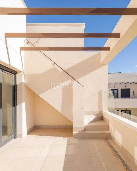 Foto 24acbefe-7c48-49f8-863e-a0b745ab3e5b. Casa adossada amb piscina a Playa de los Náufragos Torrevieja