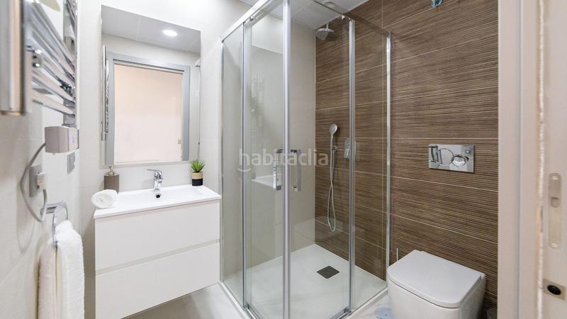 Foto cb7c23fc-a02c-4817-b4cc-672a01a4a80a. Piccolo appartamento con piscina in Playa Poniente Benidorm