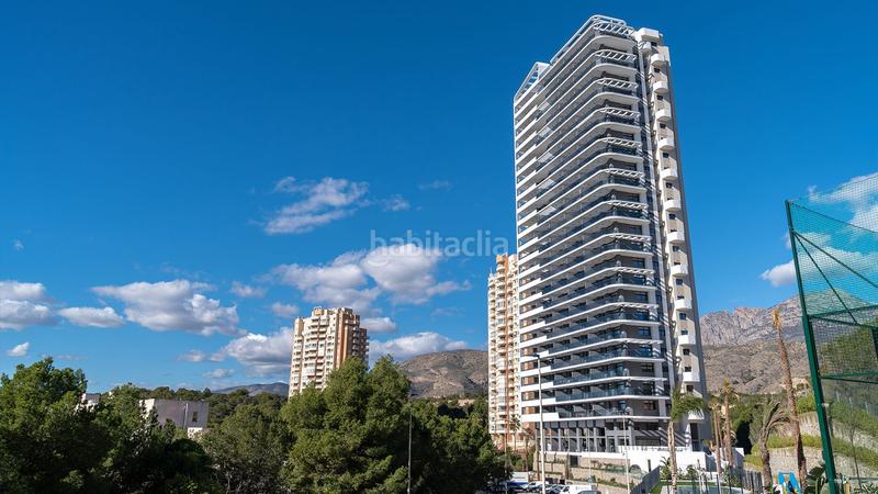 Foto c368362c-3aed-4f3a-b6cf-ff3075b5343f. Àtic amb piscina a Via Parque Benidorm
