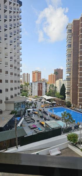 Foto f0817f15-57fa-4991-976a-89ab37517dfb. Apartament amb piscina a Levante Alto Benidorm