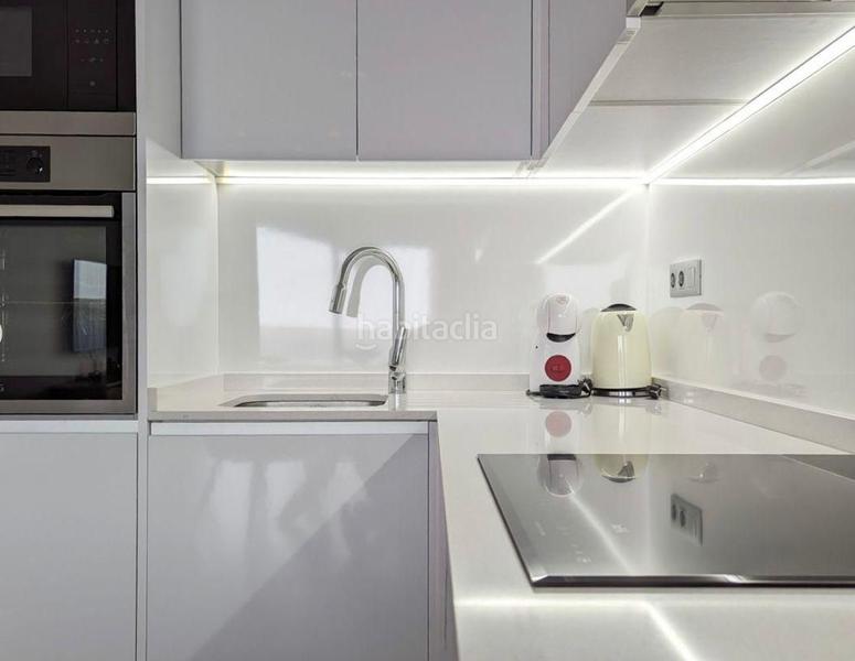 Foto 21946763-152c-49e7-9949-6694d8a17c2a. Pis amb piscina a Playa Poniente Benidorm