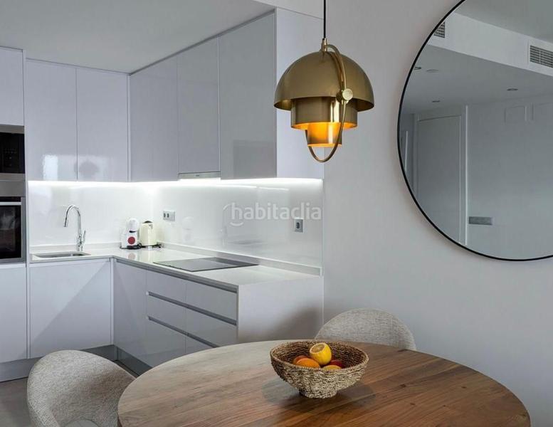 Foto 3a3b8f1a-0d40-4ad4-a12d-fd64b85fde6b. Pis amb piscina a Playa Poniente Benidorm