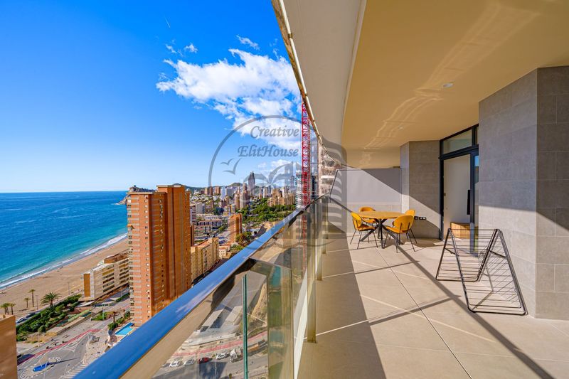 Foto 3419c07f-9e3c-48dd-9a12-1386c9c9b493. Apartament amb piscina a Playa Poniente Benidorm