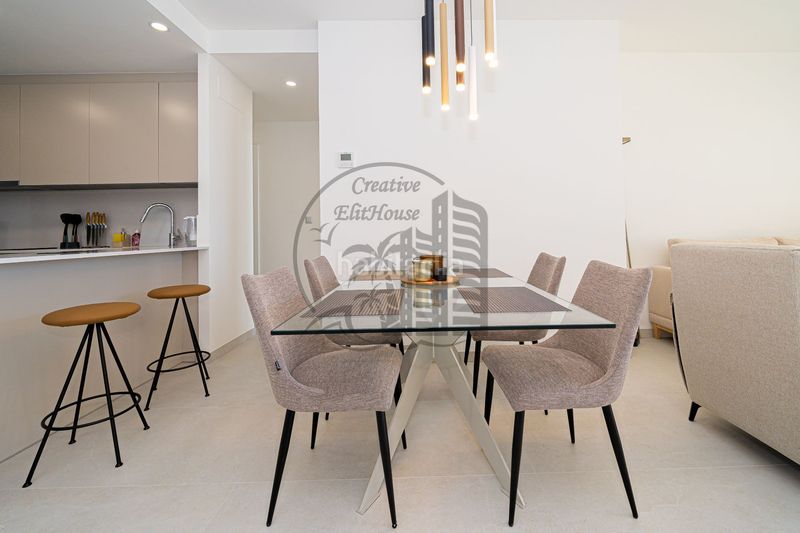 Foto 79fe73e5-5674-4dba-bd71-f07777fa6ab1. Apartament amb piscina a Playa Poniente Benidorm