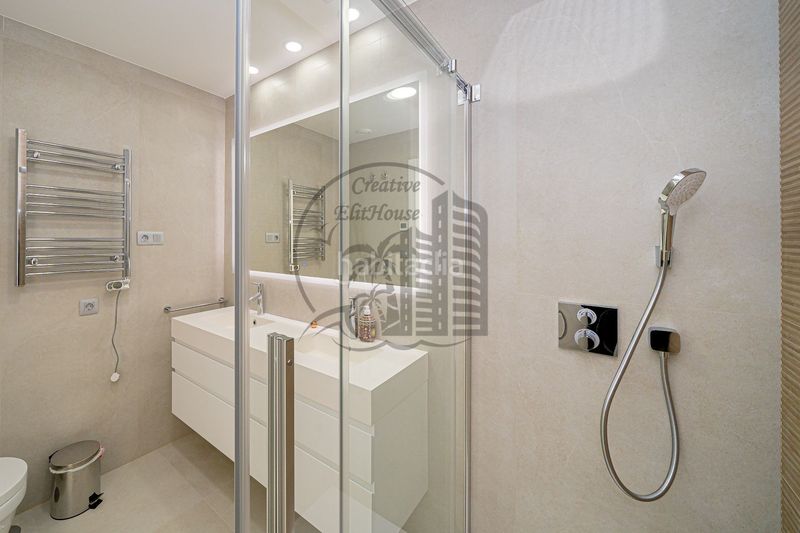 Foto 8268934d-d433-4360-9fa8-61b0a5ac77e6. Apartament amb piscina a Playa Poniente Benidorm