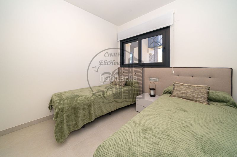 Foto 82939fa4-6030-4a1b-9c6e-707f7de4b057. Apartament amb piscina a Playa Poniente Benidorm