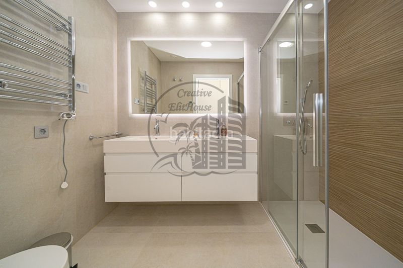 Foto db19d67f-4c8b-4d96-acb2-67b832fcb3ae. Apartament amb piscina a Playa Poniente Benidorm