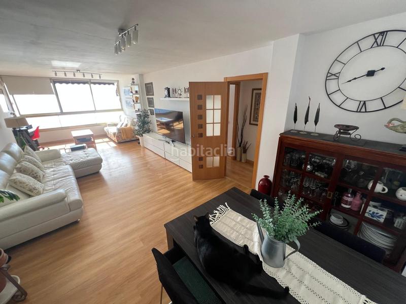 Foto e21ff055-a9c4-4170-abc7-c13c1152d7ae. Pis amb piscina a Playa Poniente Benidorm