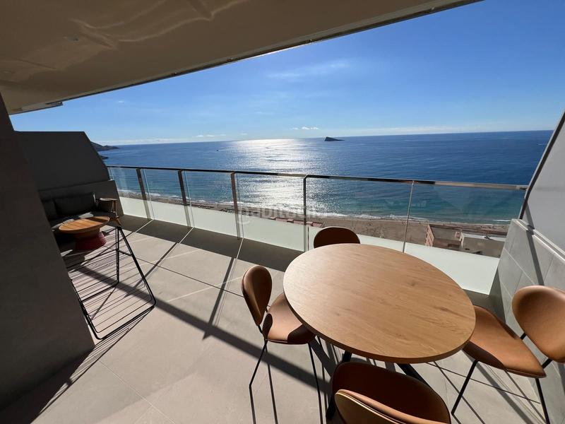 Foto 0a2c8ab2-6b6a-4de0-917a-aef357179060. Appartamento con piscina in Playa Poniente Benidorm