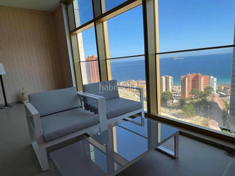 Foto 599951f8-229e-44d4-935f-08cacf7e2758. Pis amb piscina a Playa Poniente Benidorm