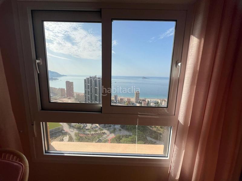 Foto f0c1eb86-94db-479a-8a55-42f87fc7e554. Apartament amb piscina a Playa Poniente Benidorm