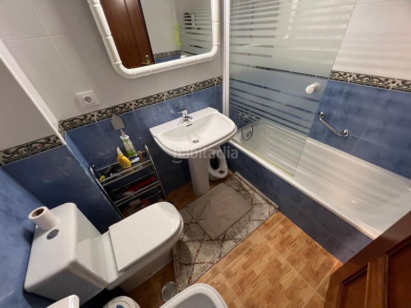 Foto f76f7908-d069-49ce-b6c4-e718b5ea77f3. Apartament amb piscina a Playa Poniente Benidorm