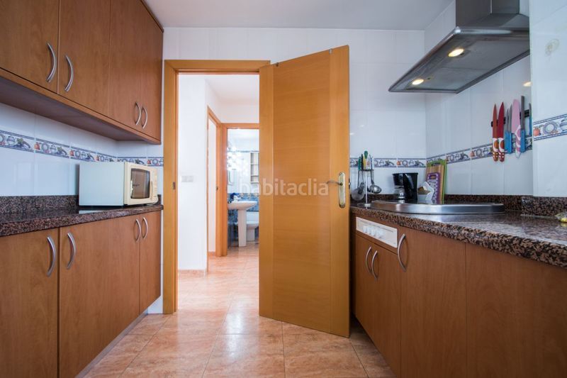 Foto ae3f2a19-425c-4269-ab26-f72dbf9e60c1. Piso en Playa Poniente Benidorm