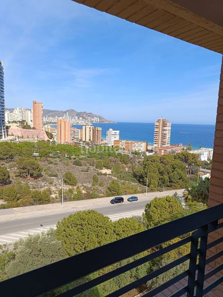 Foto b4867cfb-d141-4a4d-a6ff-e54d2b96f6d9. Penthouse with pool in Playa Poniente Benidorm