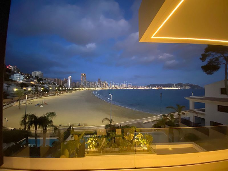 Foto a87ae713-78c1-4ed7-b969-fc86529f4b70. Dúplex amb piscina a Playa Poniente Benidorm
