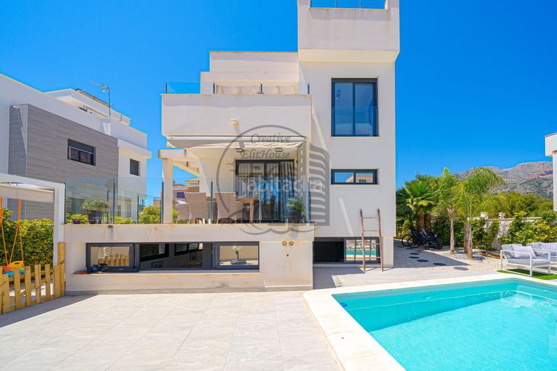 Foto f6ecd138-2ea0-44f9-9e3c-88d791279d19. Casa amb piscina a Montebello - Nou Espai Nucia (la)