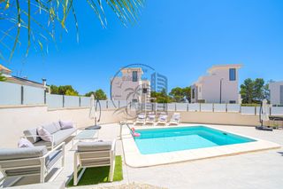 House  Carrer coll de rates