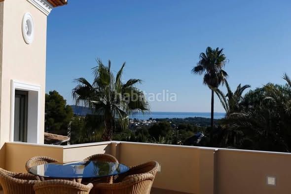 Foto 476517dc-fd5e-4b03-8a1c-7afb98355bfa. Casa amb piscina a Cala Advocat-Baladrar Benissa