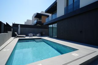 Maison  Calle saturn