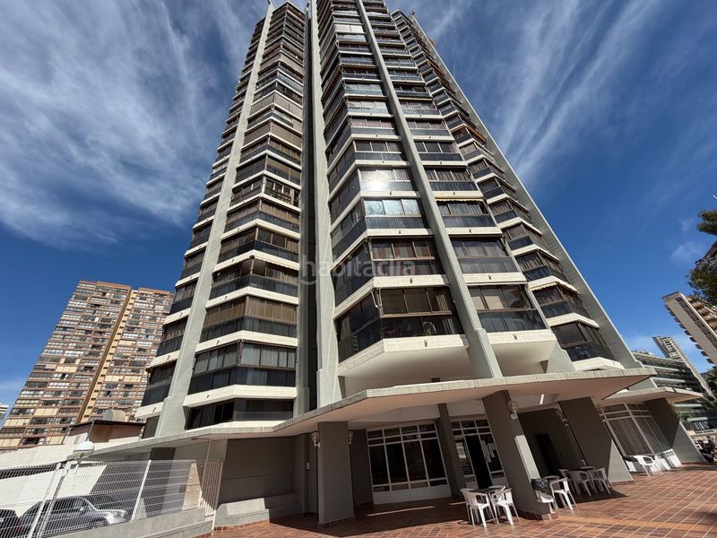 Foto adb7b715-ee35-4bbe-9b98-88da28f9b794. Pis amb piscina a Playa Levante Benidorm