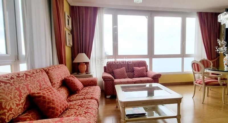 Foto 20607015-8d7c-4252-a740-7537974fa82c. Apartament amb piscina a Playa Poniente Benidorm