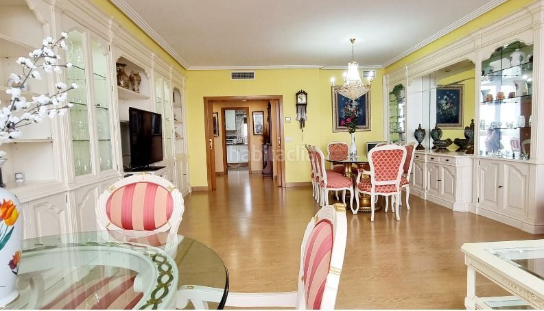 Foto 231da4f9-f8cd-4a47-99d2-78950404cf96. Apartament amb piscina a Playa Poniente Benidorm