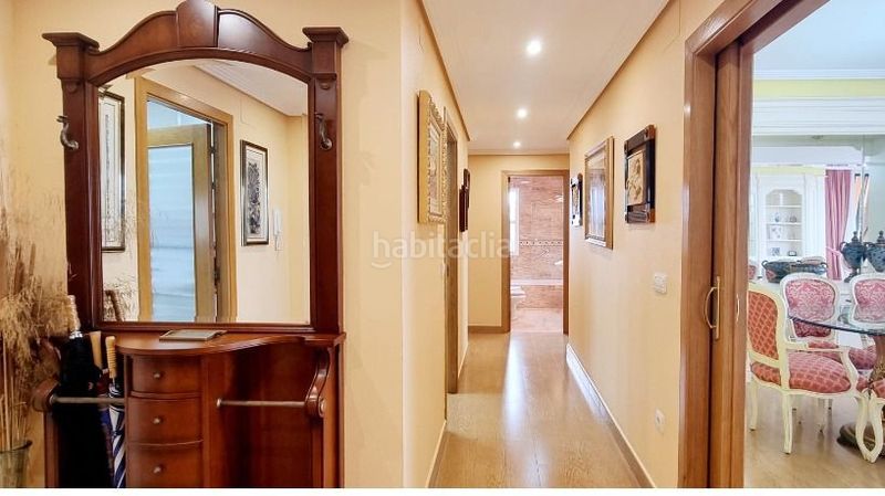 Foto 6e298789-ca3c-4666-9ba6-3791daa21ec9. Apartament amb piscina a Playa Poniente Benidorm
