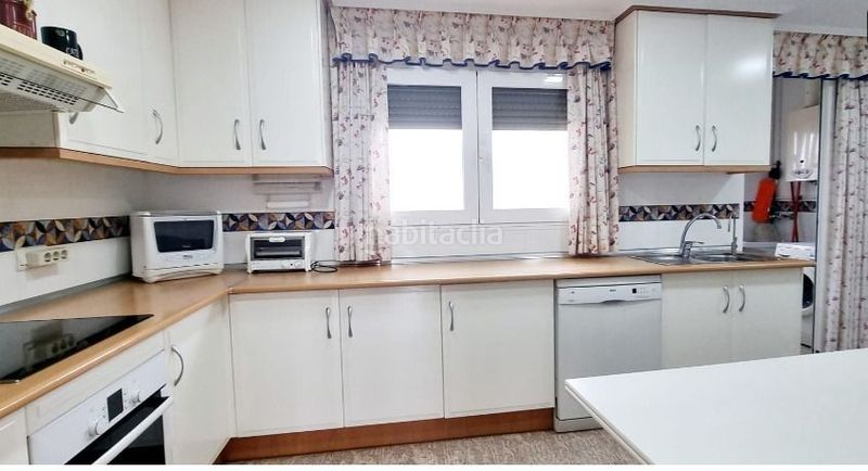 Foto 7894425e-4bfa-4374-bb25-a5bb24f597da. Apartament amb piscina a Playa Poniente Benidorm