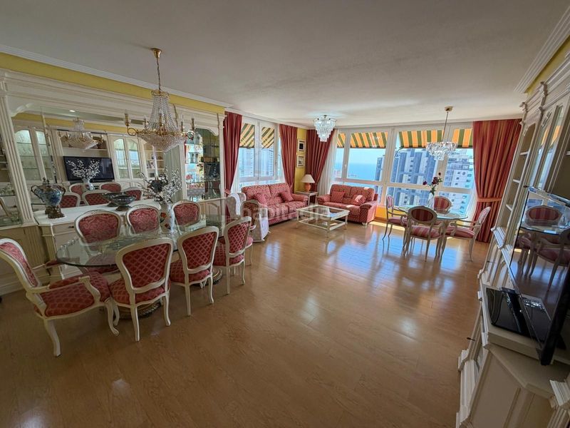 Foto 85c58905-53b1-48bd-9344-5e59b6fdf8c1. Apartament amb piscina a Playa Poniente Benidorm