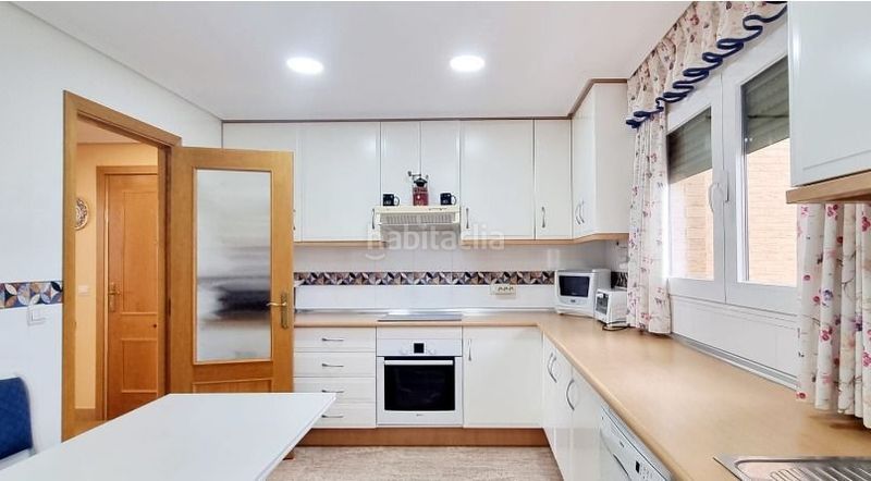 Foto 874223db-1e0f-4388-a309-71482a7d2703. Apartament amb piscina a Playa Poniente Benidorm