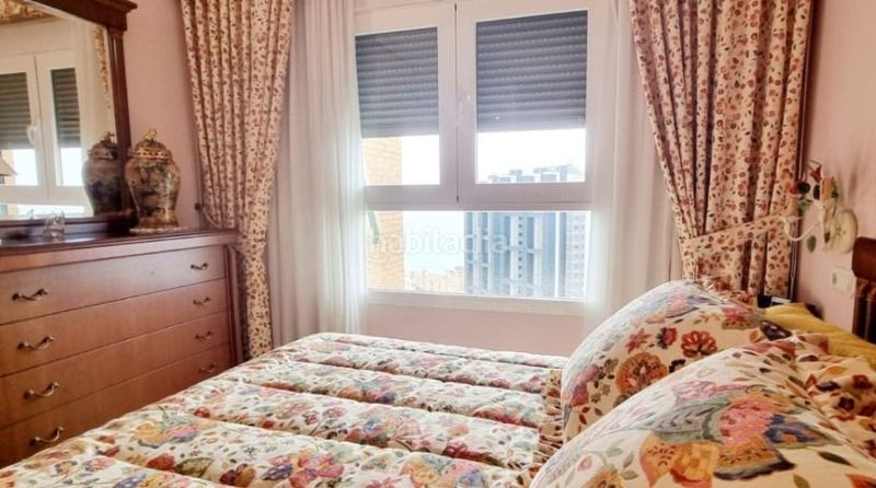 Foto c01e6788-4176-4a4f-a64b-f6367afca02a. Apartament amb piscina a Playa Poniente Benidorm
