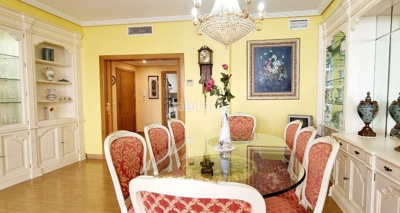 Foto e0f4add7-88fd-4b3f-baae-ae3bc0307048. Apartament amb piscina a Playa Poniente Benidorm