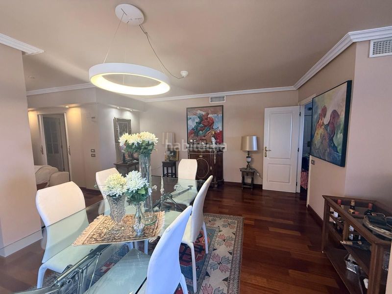 Foto cb0aae22-f3d2-4756-aaeb-dbd62e3b0658. Piso en Playa Levante Benidorm