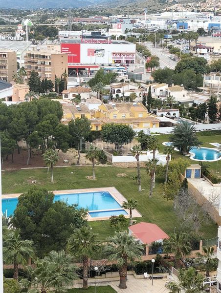 Foto dde2b49c-60bb-4878-8d1c-5886a17e6b13. Pis amb piscina a Playa Poniente Benidorm