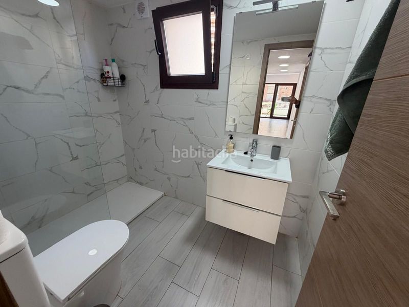 Foto fadeb459-8324-4ef2-94da-ea5dc63a378d. Pis a calle gerona 32 a Playa Levante Benidorm
